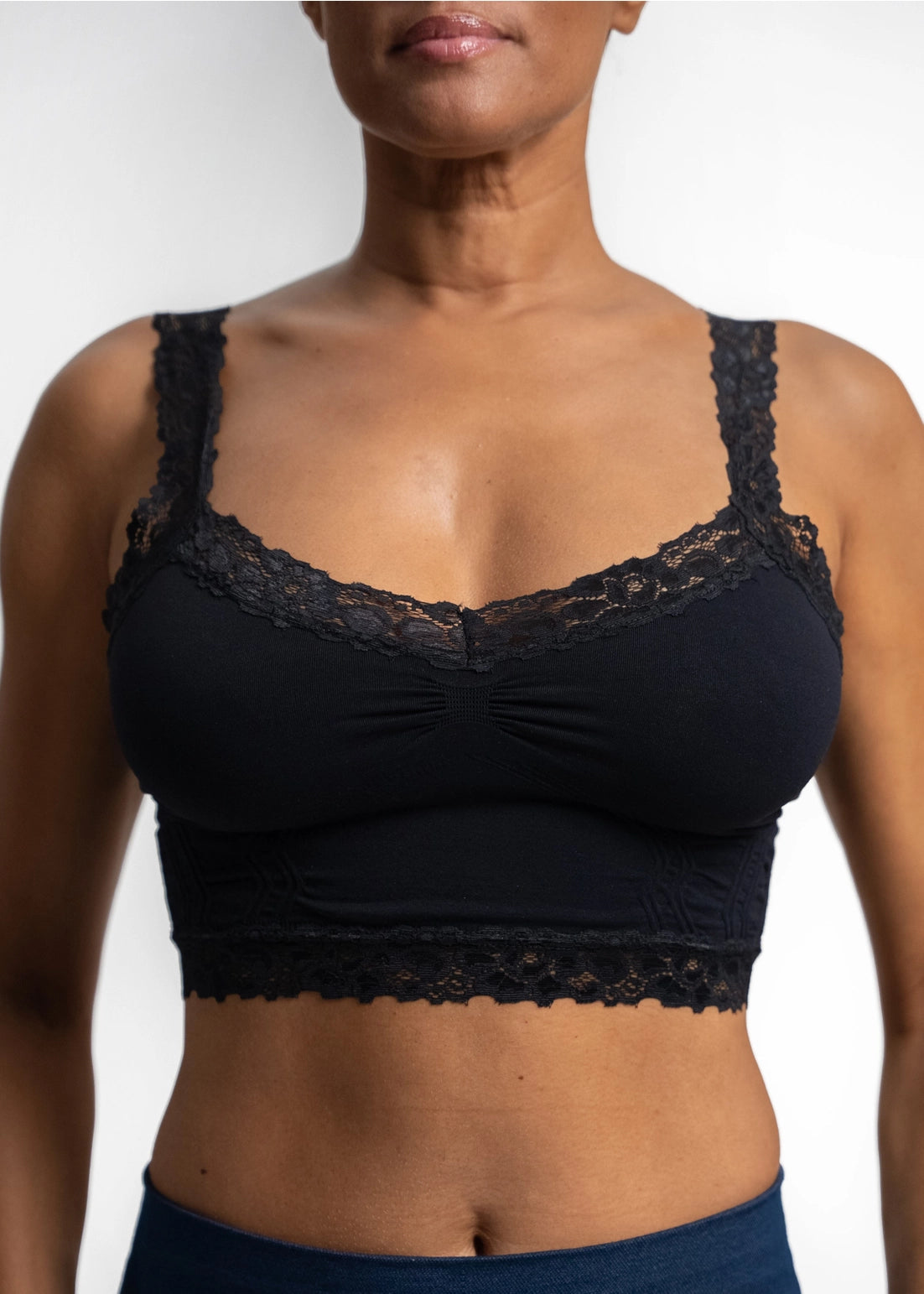 CROP LACE BRALETTE