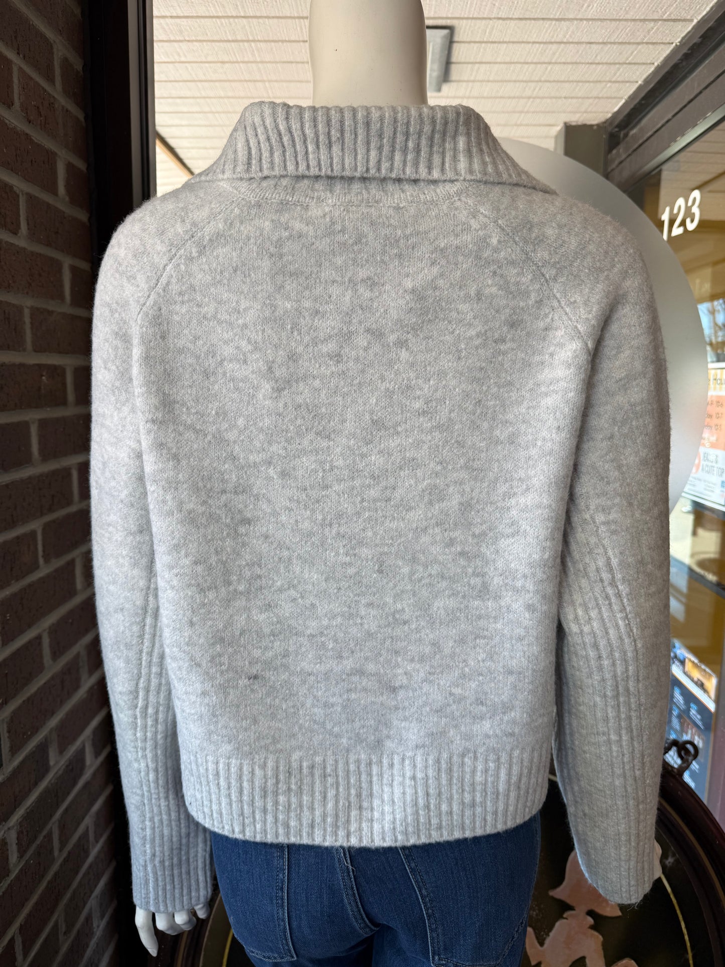 GREY 1/2 ZIP NK SWTR