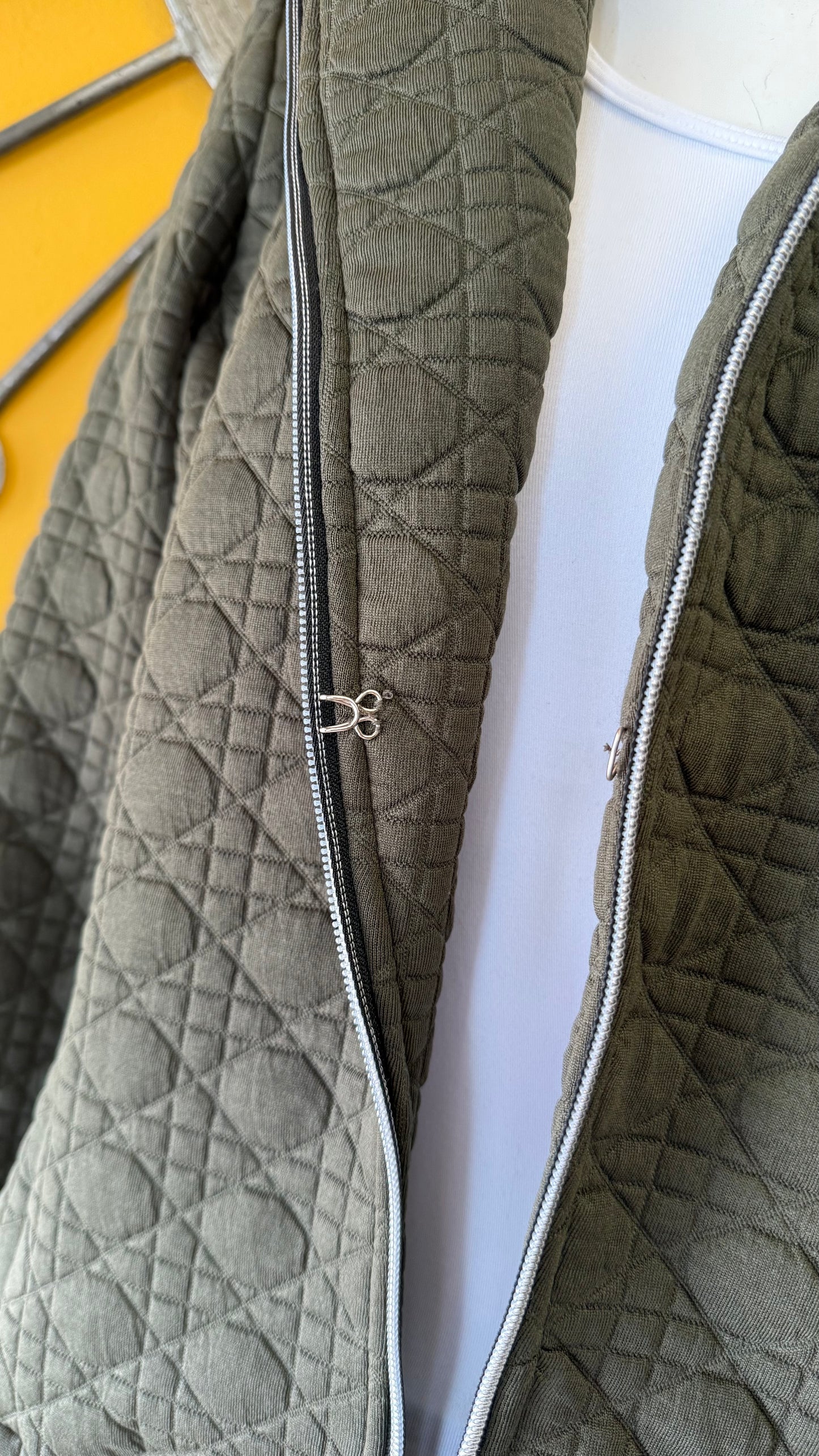 OLIVE HOOK CLOSE JKT