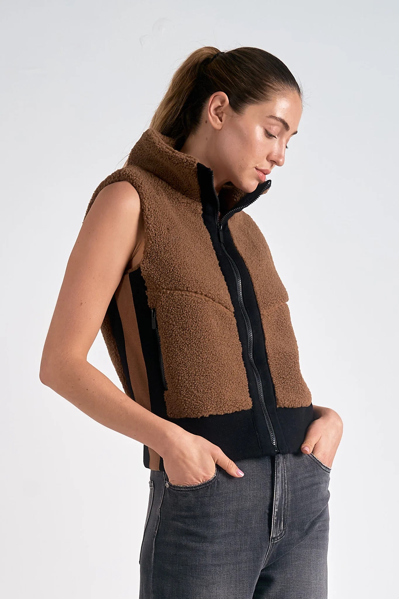 TAN/BLK ZIP VEST