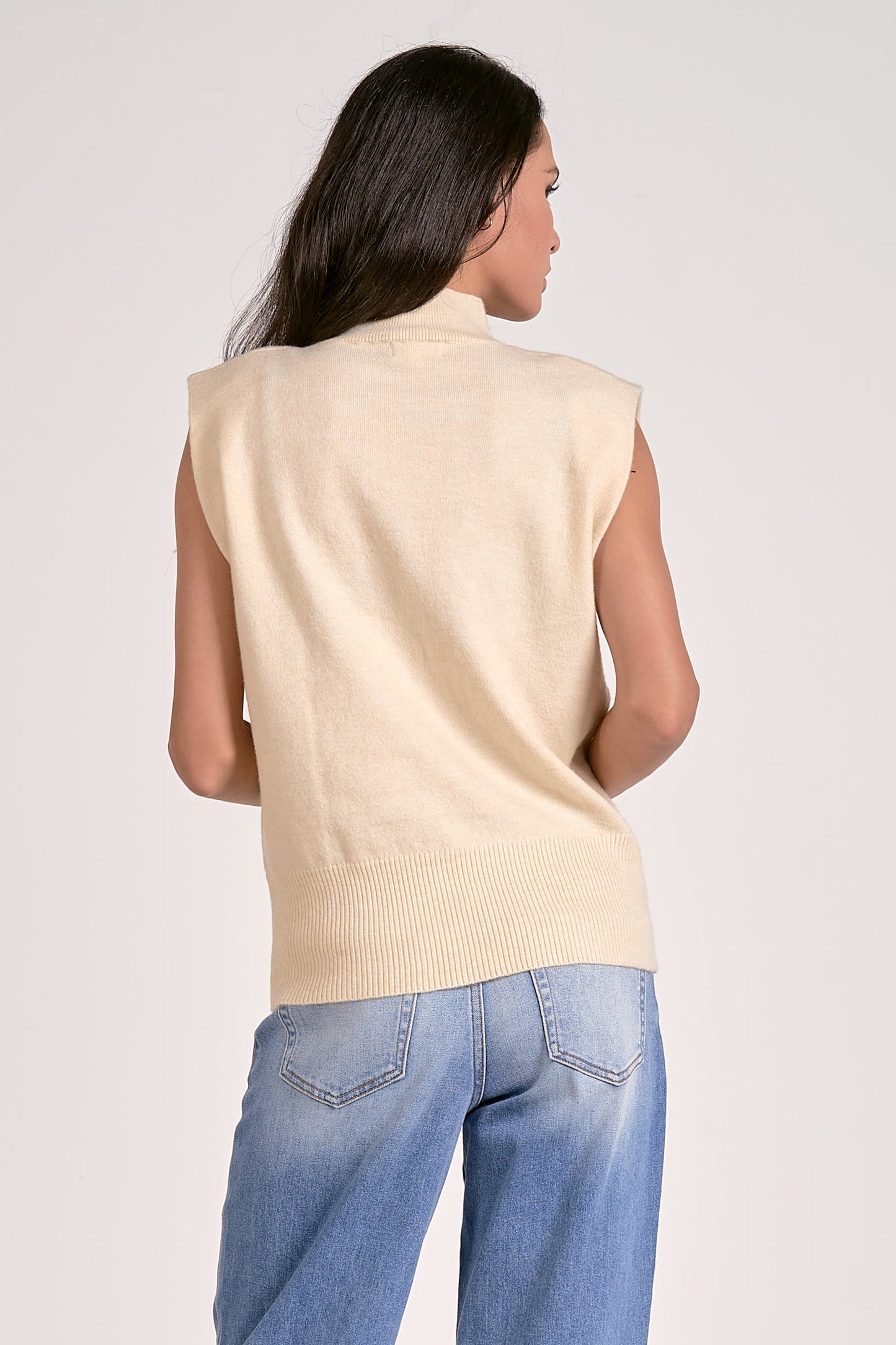 CREAM MOCK NECK