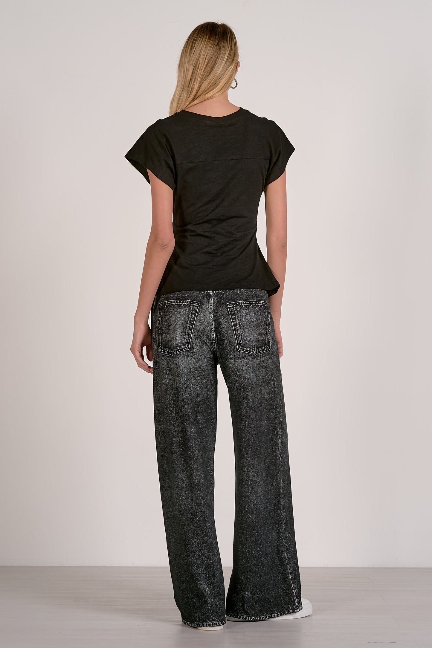 BLK SIDE TIE TEE