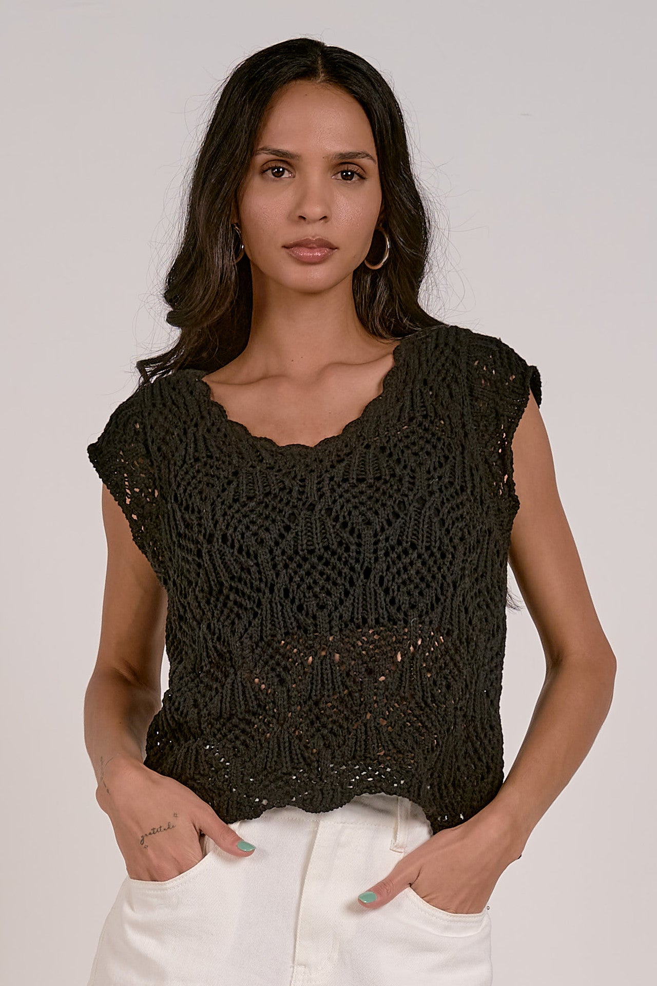 CAP SLV BLACK CROCHET