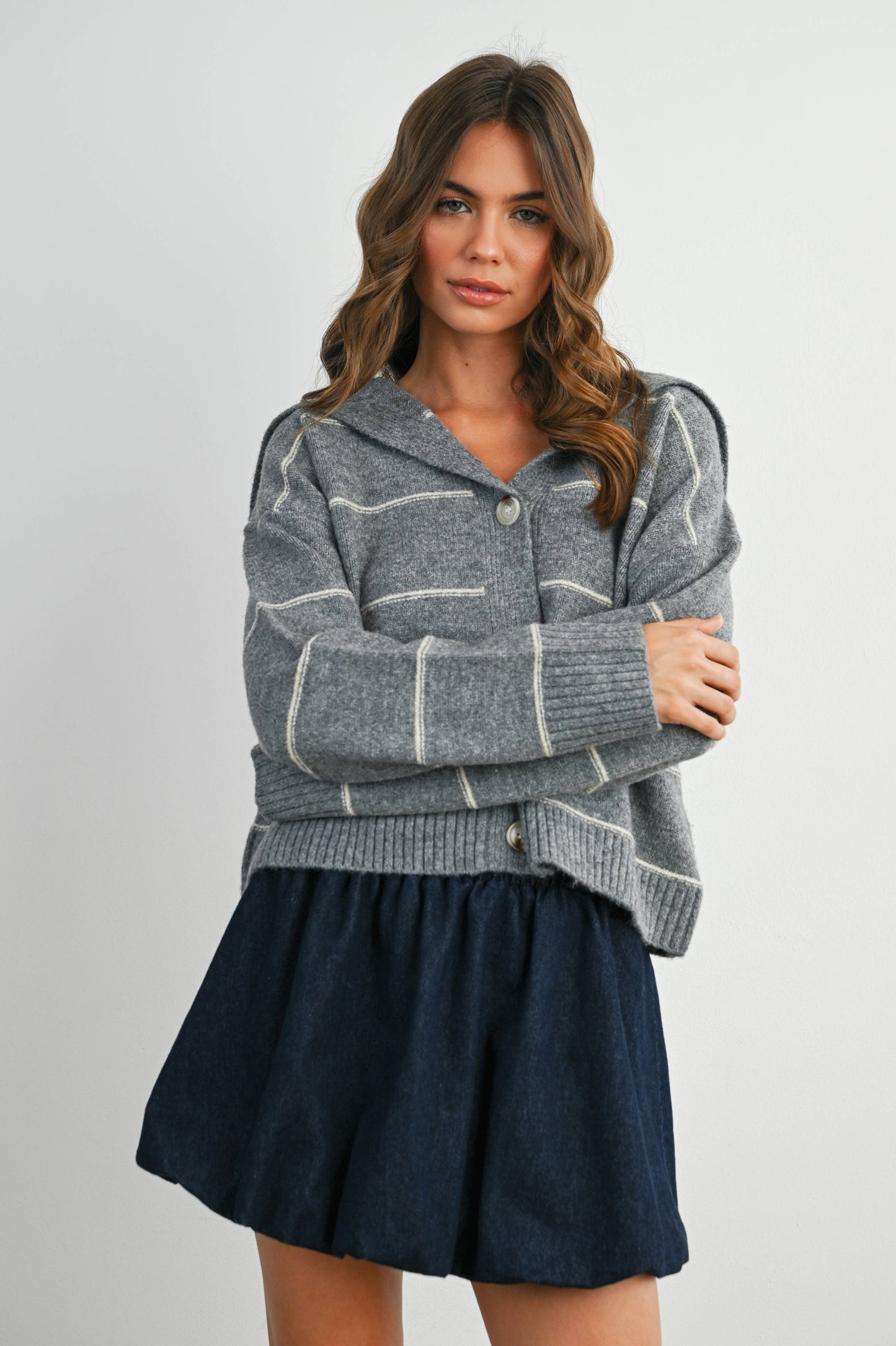 GREY STRIPE BTTN CARDI