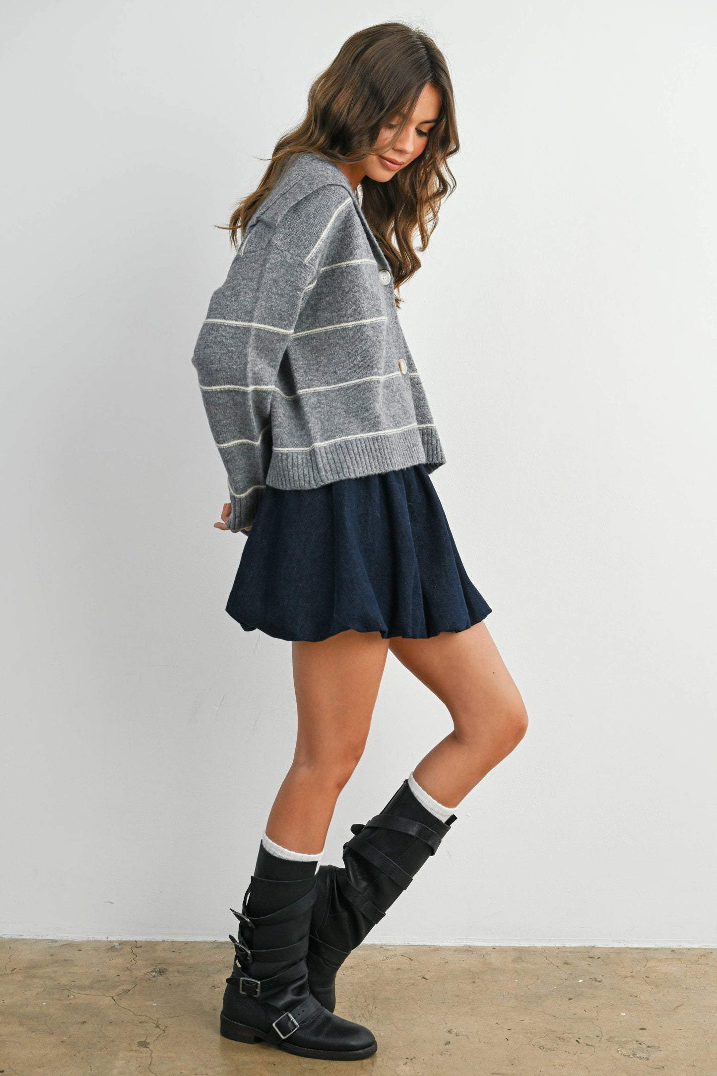 GREY STRIPE BTTN CARDI