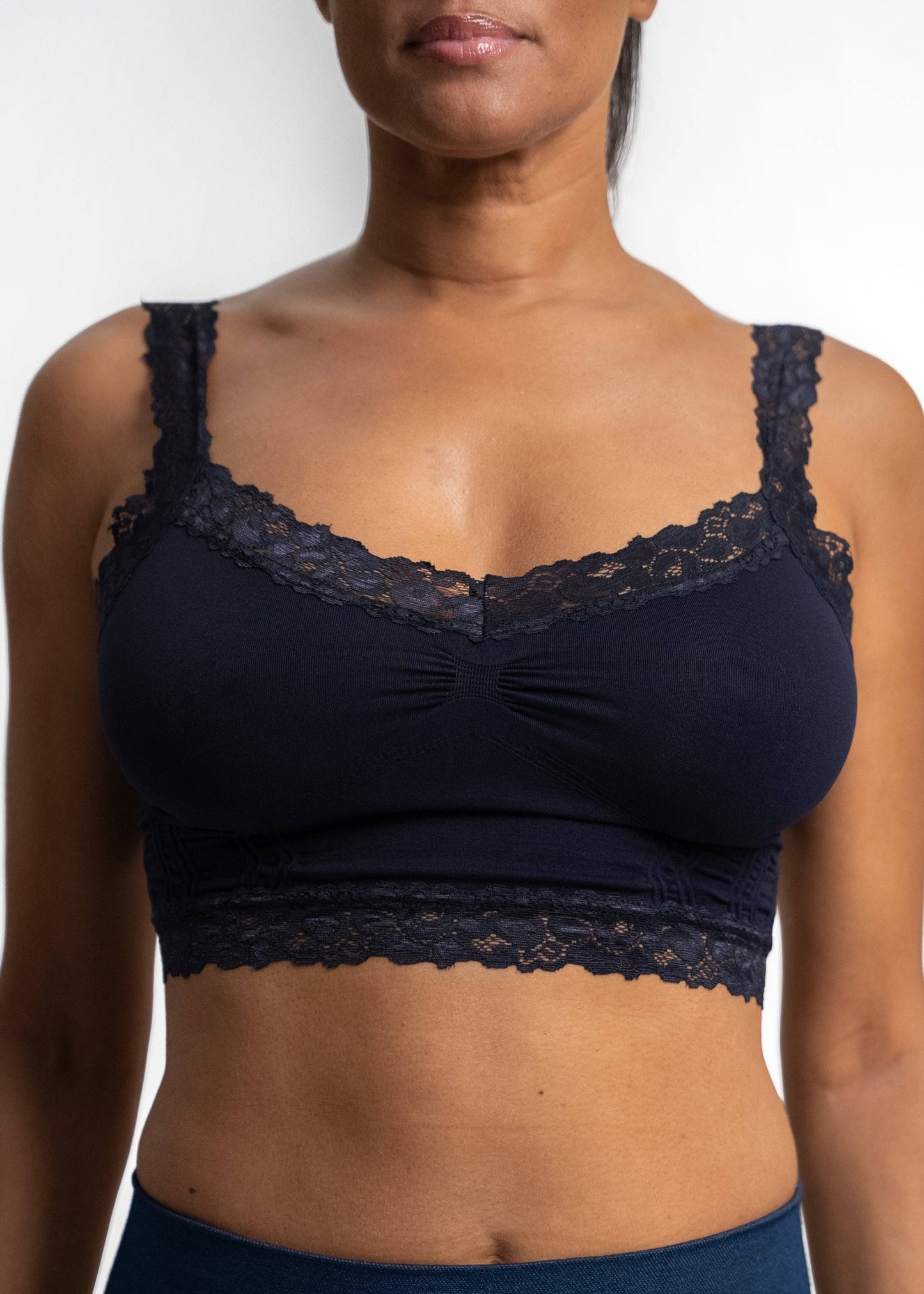 CROP LACE BRALETTE