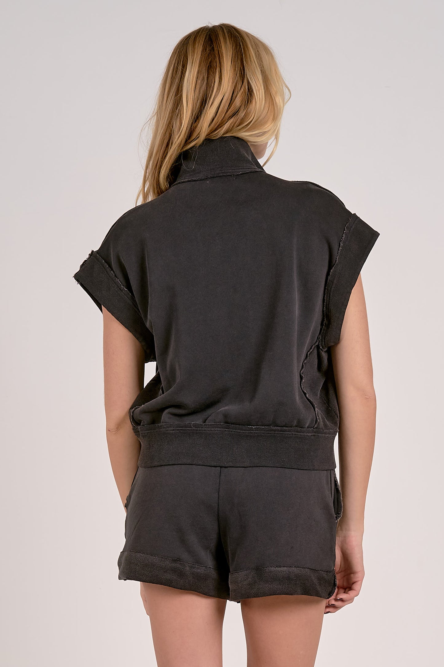 WASHED BLK ZIP FRNT VEST