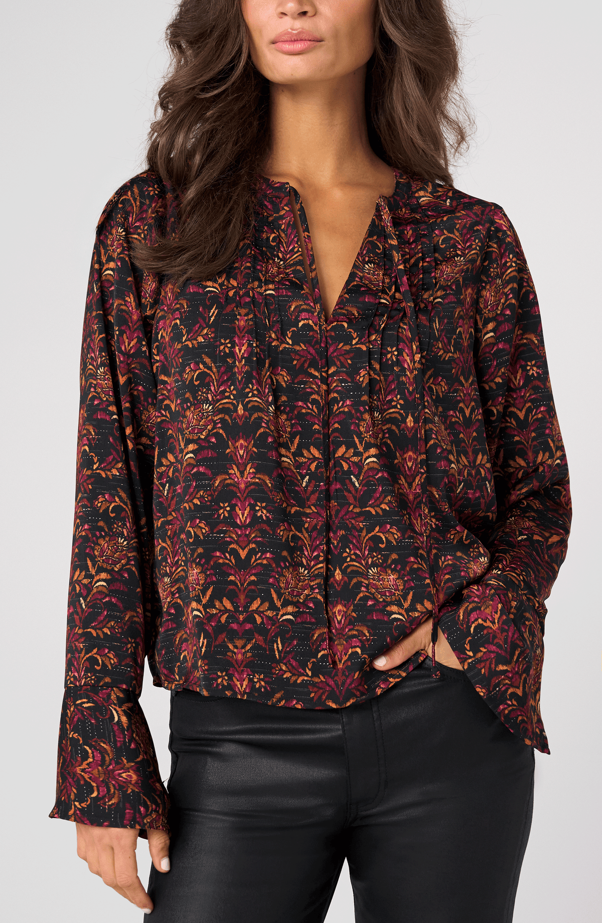 BLK/BURG LS BLOUSE