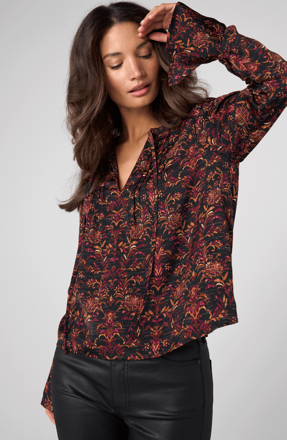 BLK/BURG LS BLOUSE