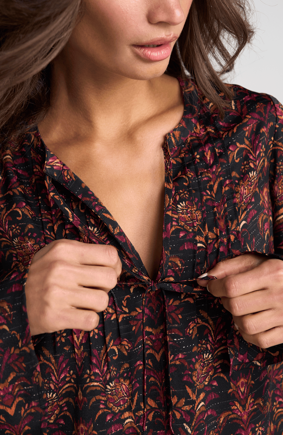 BLK/BURG LS BLOUSE