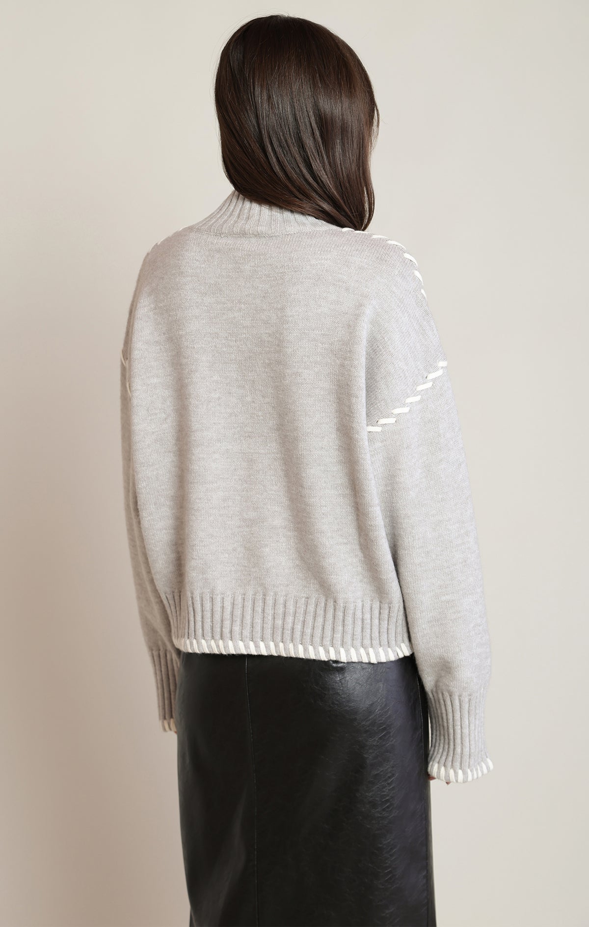 GRAY WHPSTITCH SWTR