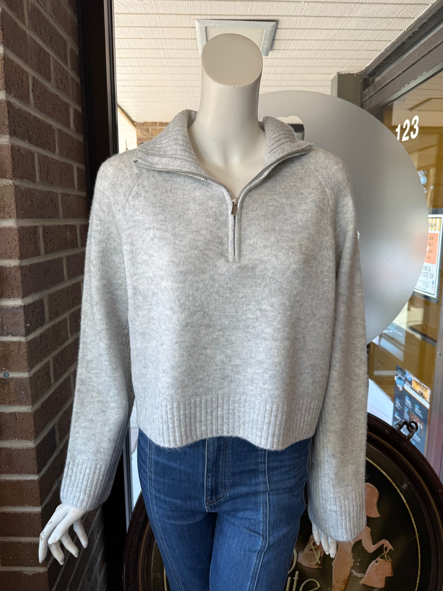 GREY 1/2 ZIP NK SWTR