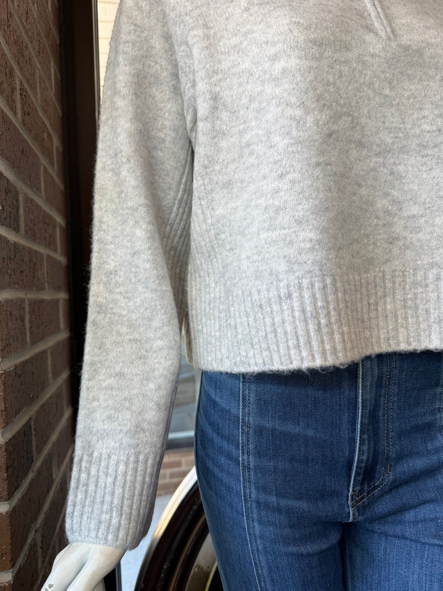 GREY 1/2 ZIP NK SWTR