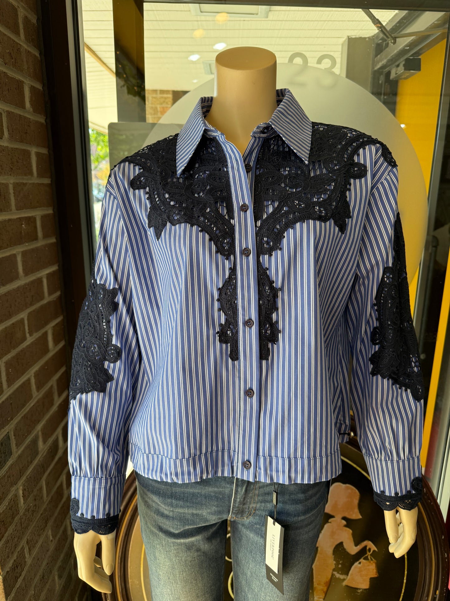 PNSTRPE BLS W NVY LACE