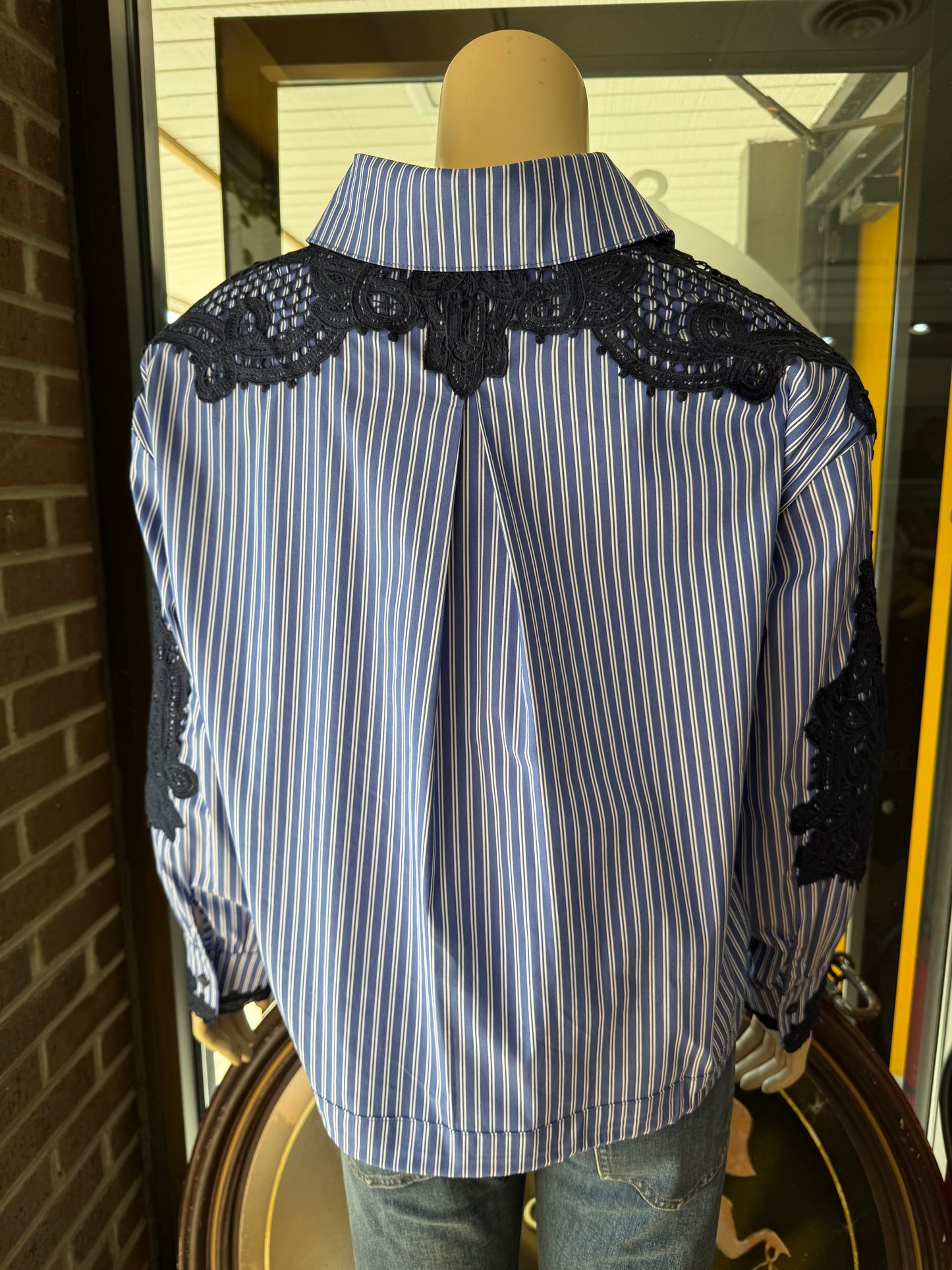 PNSTRPE BLS W NVY LACE