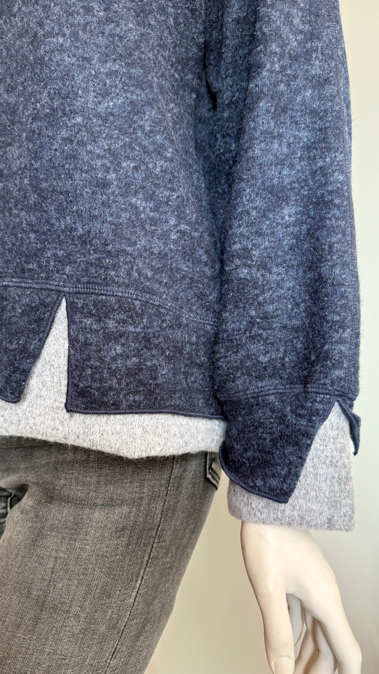 NAVY CREW W GRY TRIM