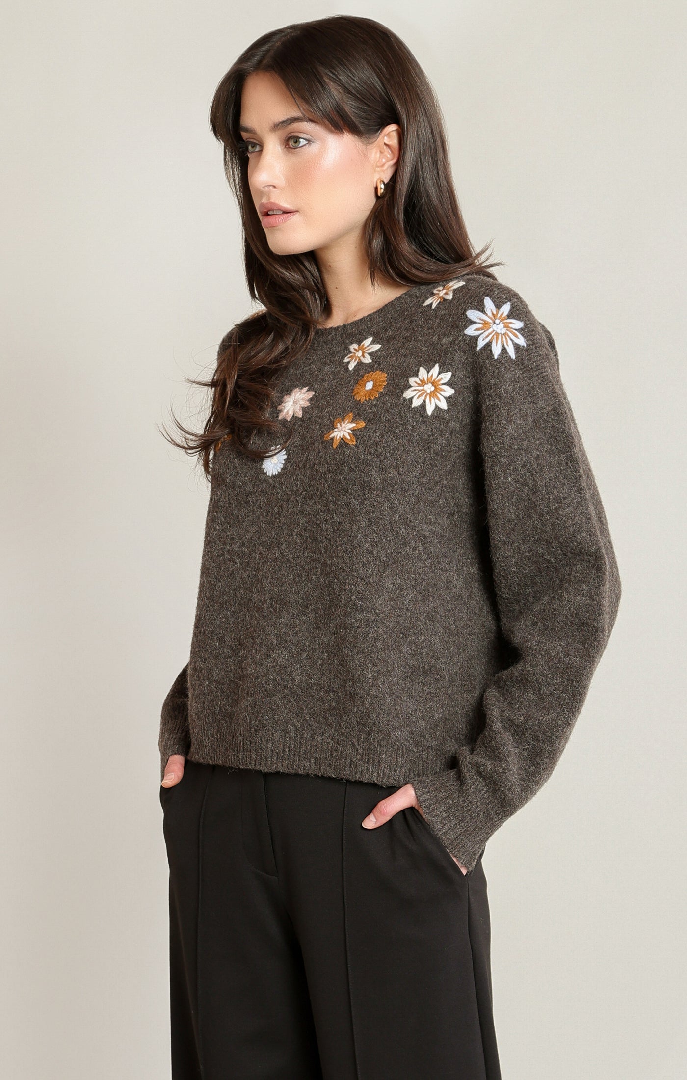 EMB FLOWER SWTR