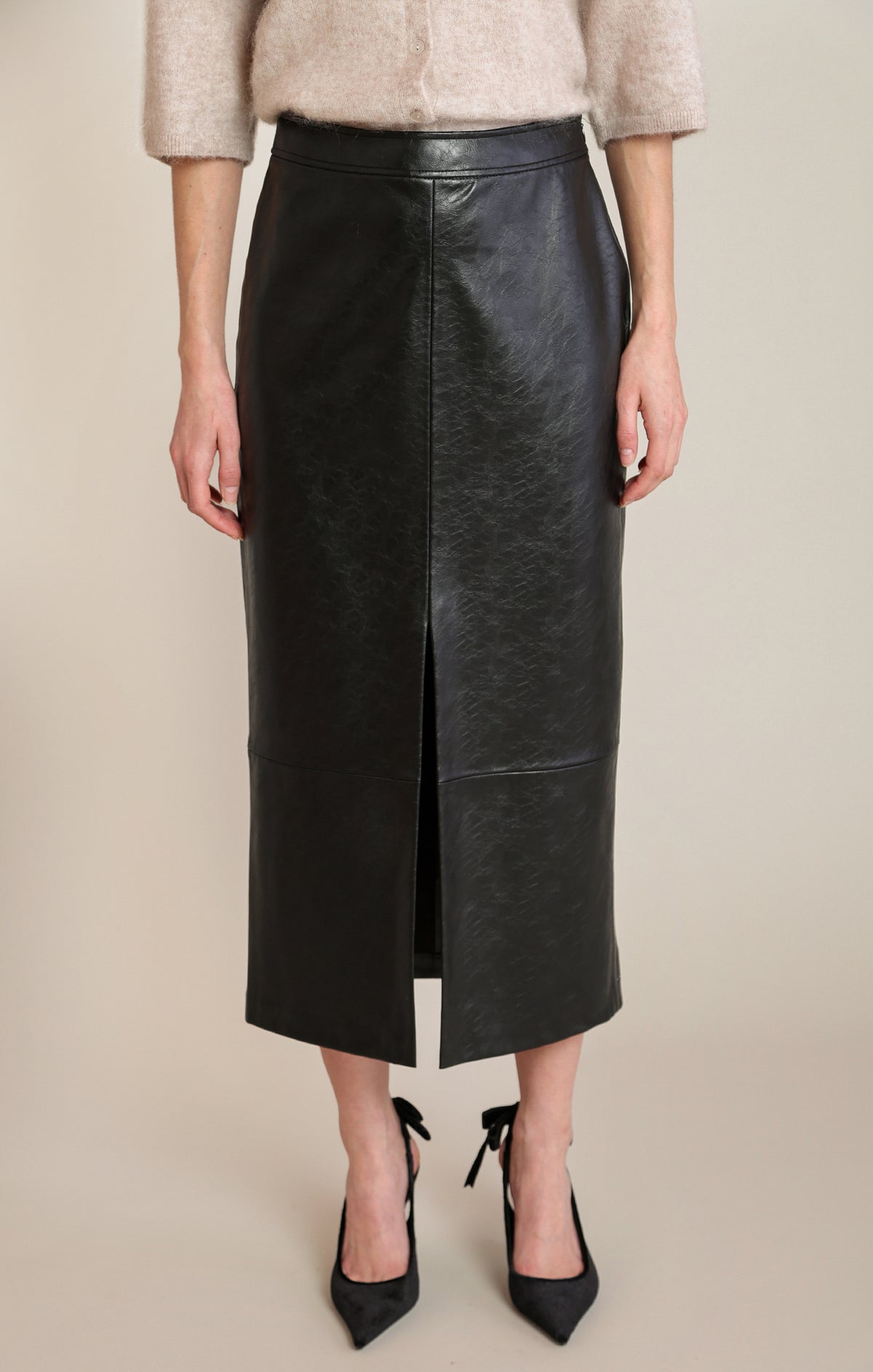BLK VEG LTHR SKIRT