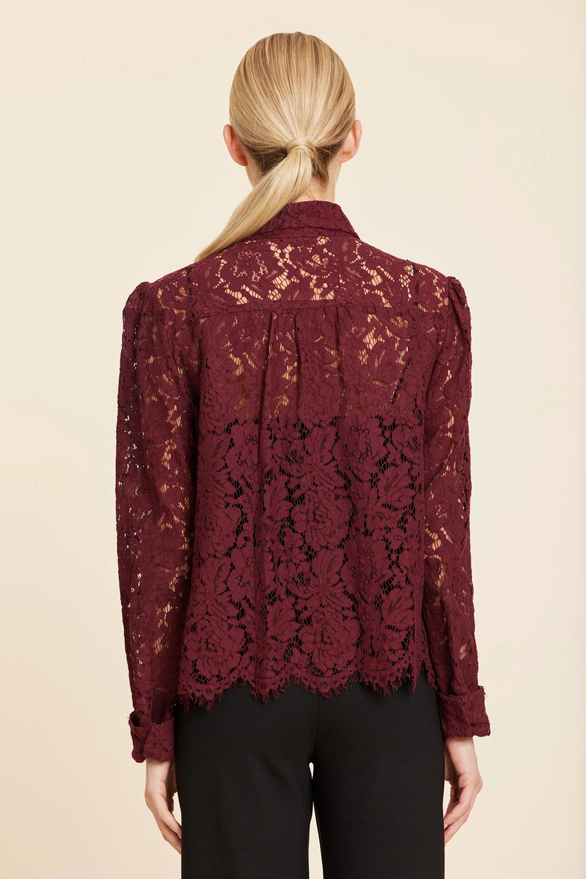 BURG LACE W PRL BTTNS