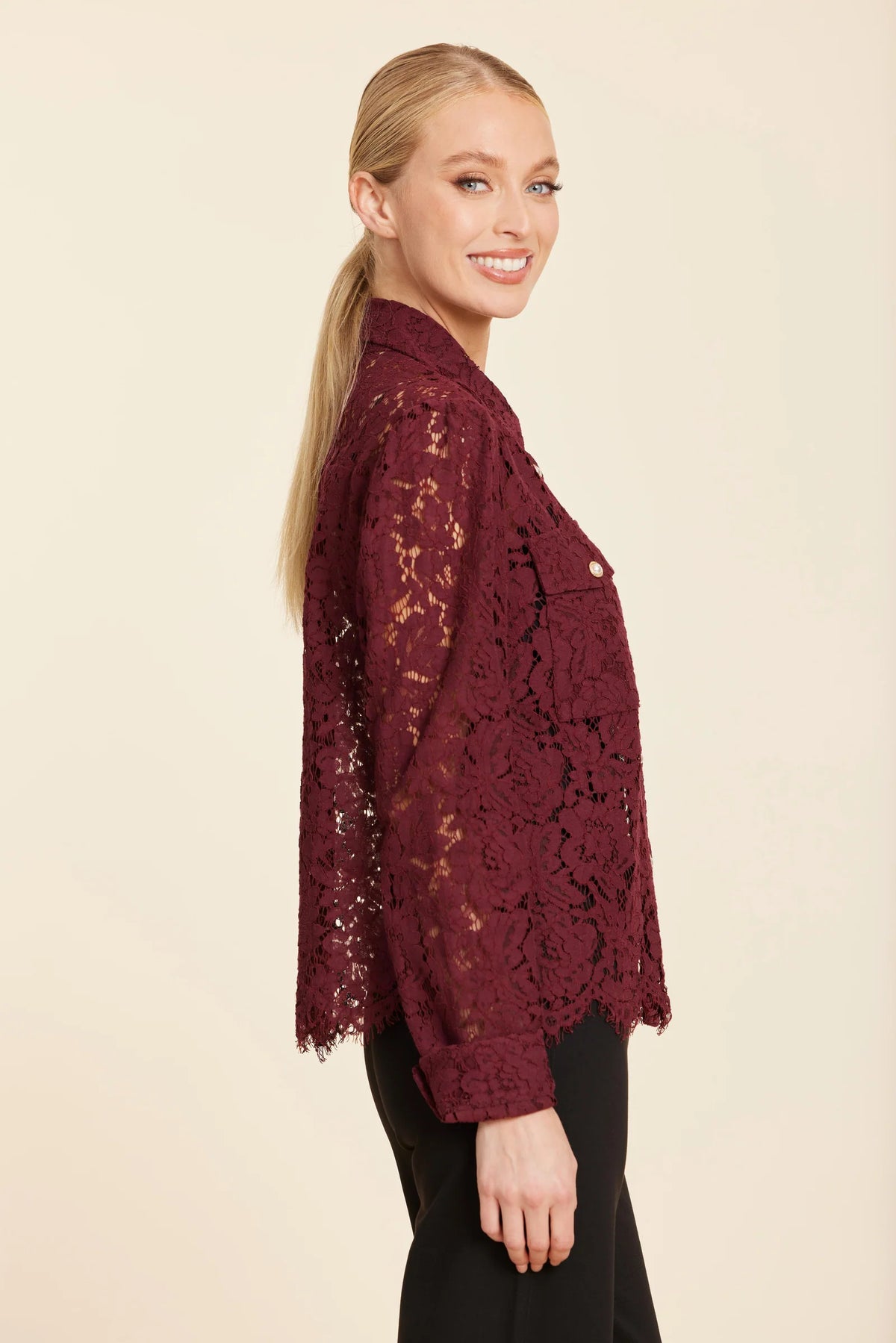 BURG LACE W PRL BTTNS