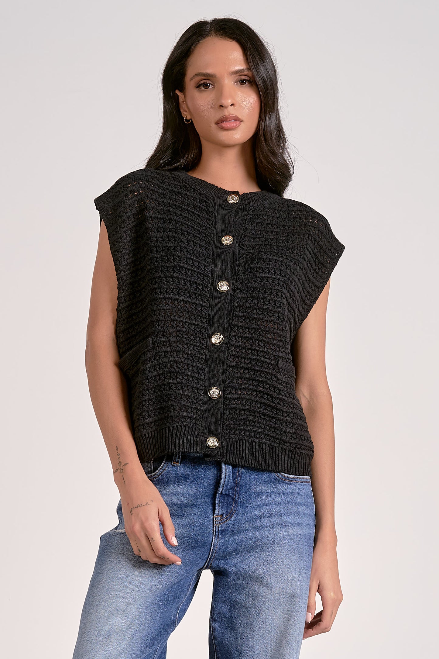 BLK VEST GOLD BTN