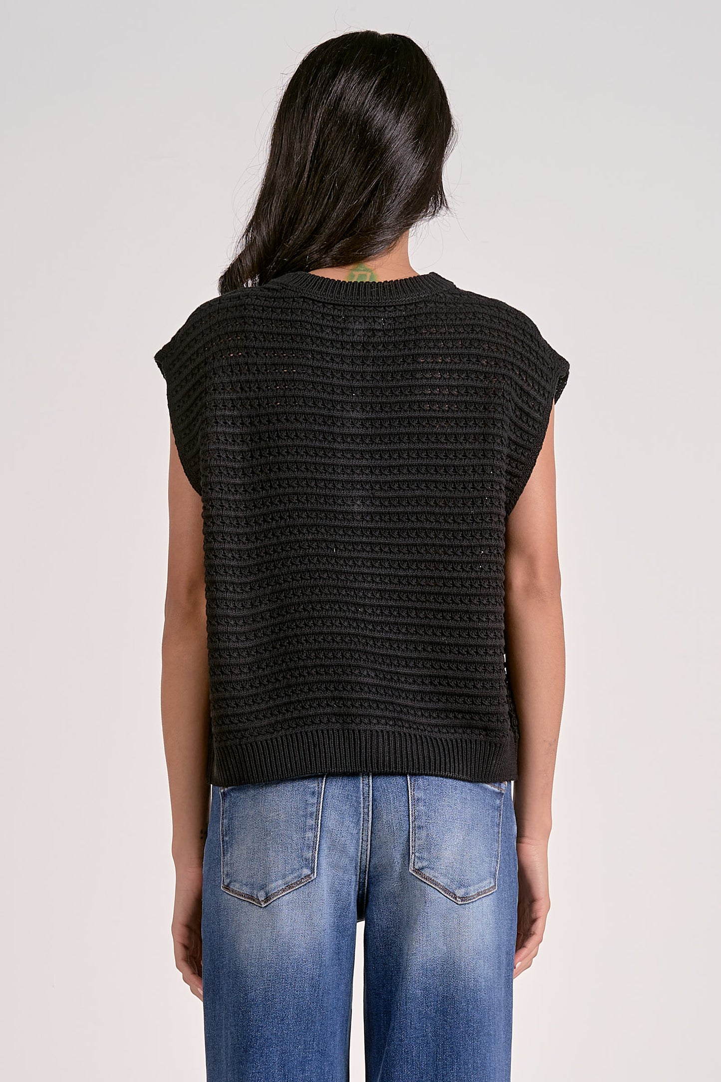 BLK VEST GOLD BTN