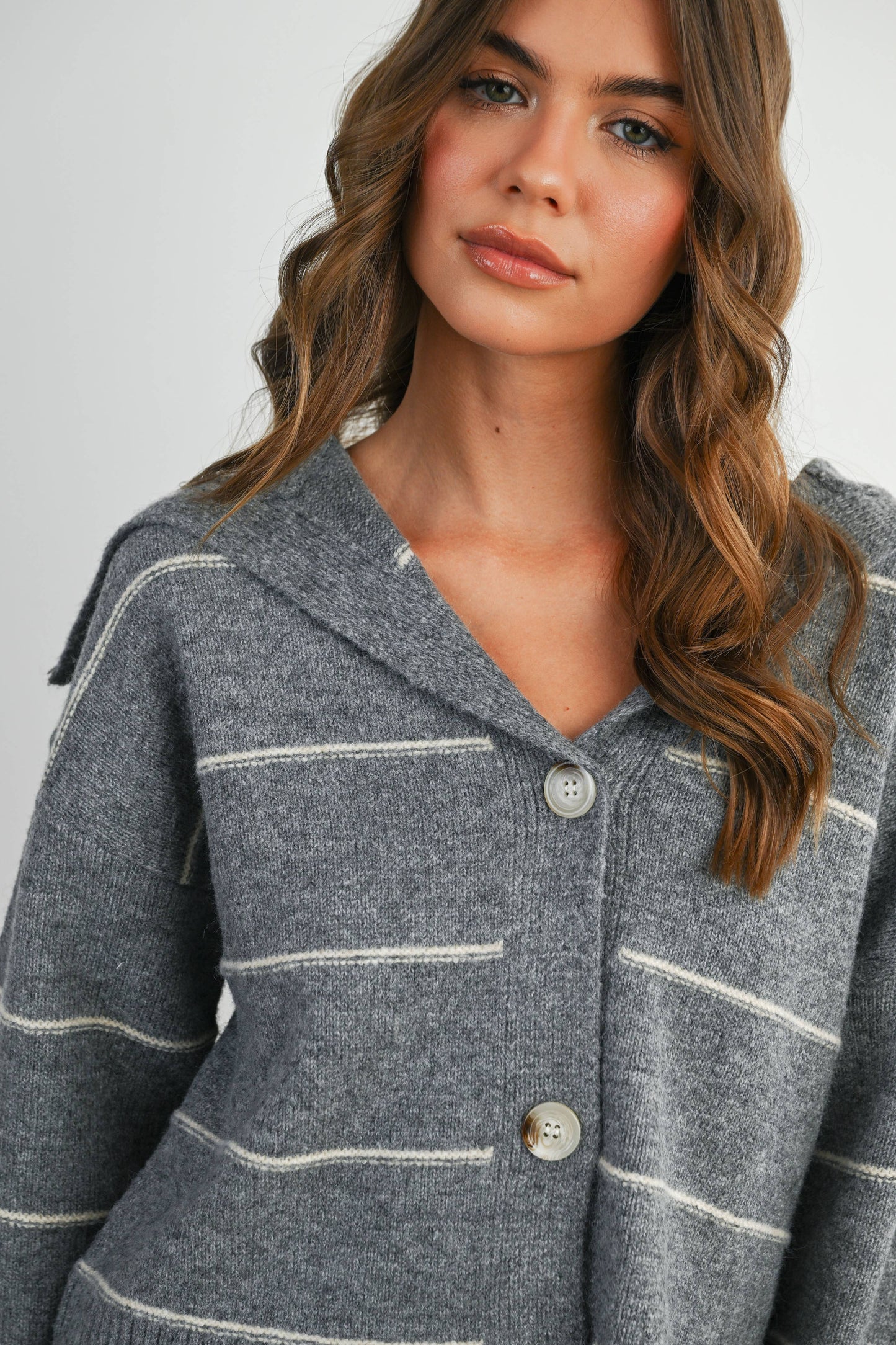 GREY STRIPE BTTN CARDI