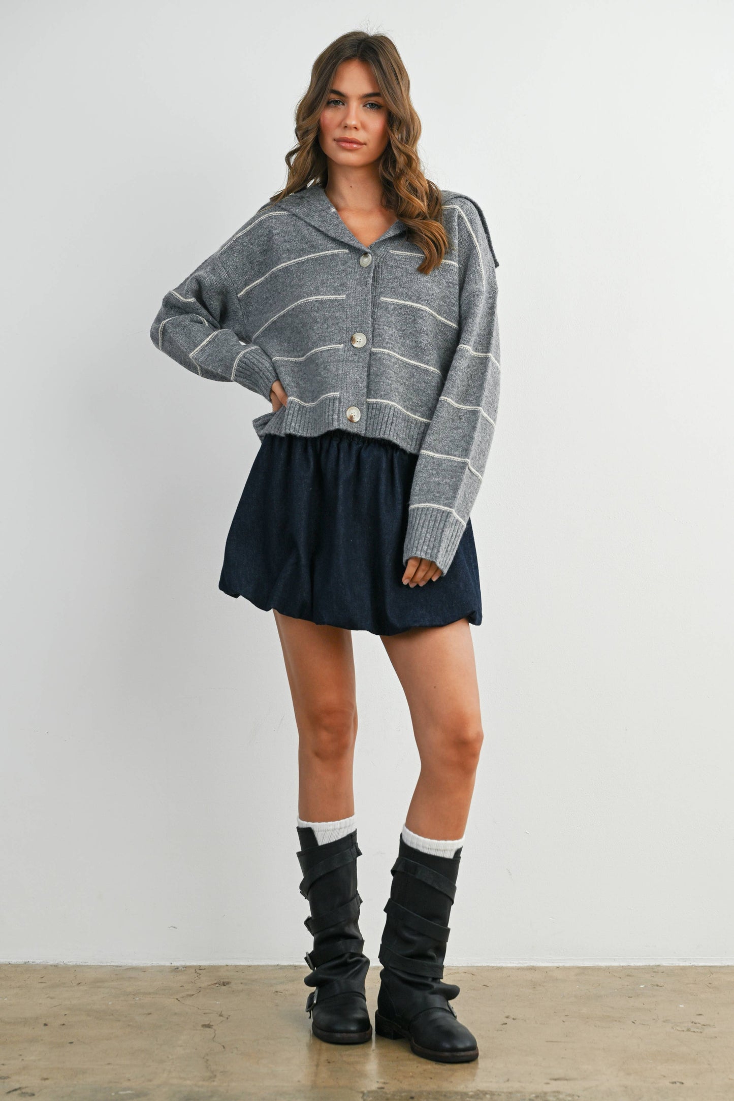 GREY STRIPE BTTN CARDI