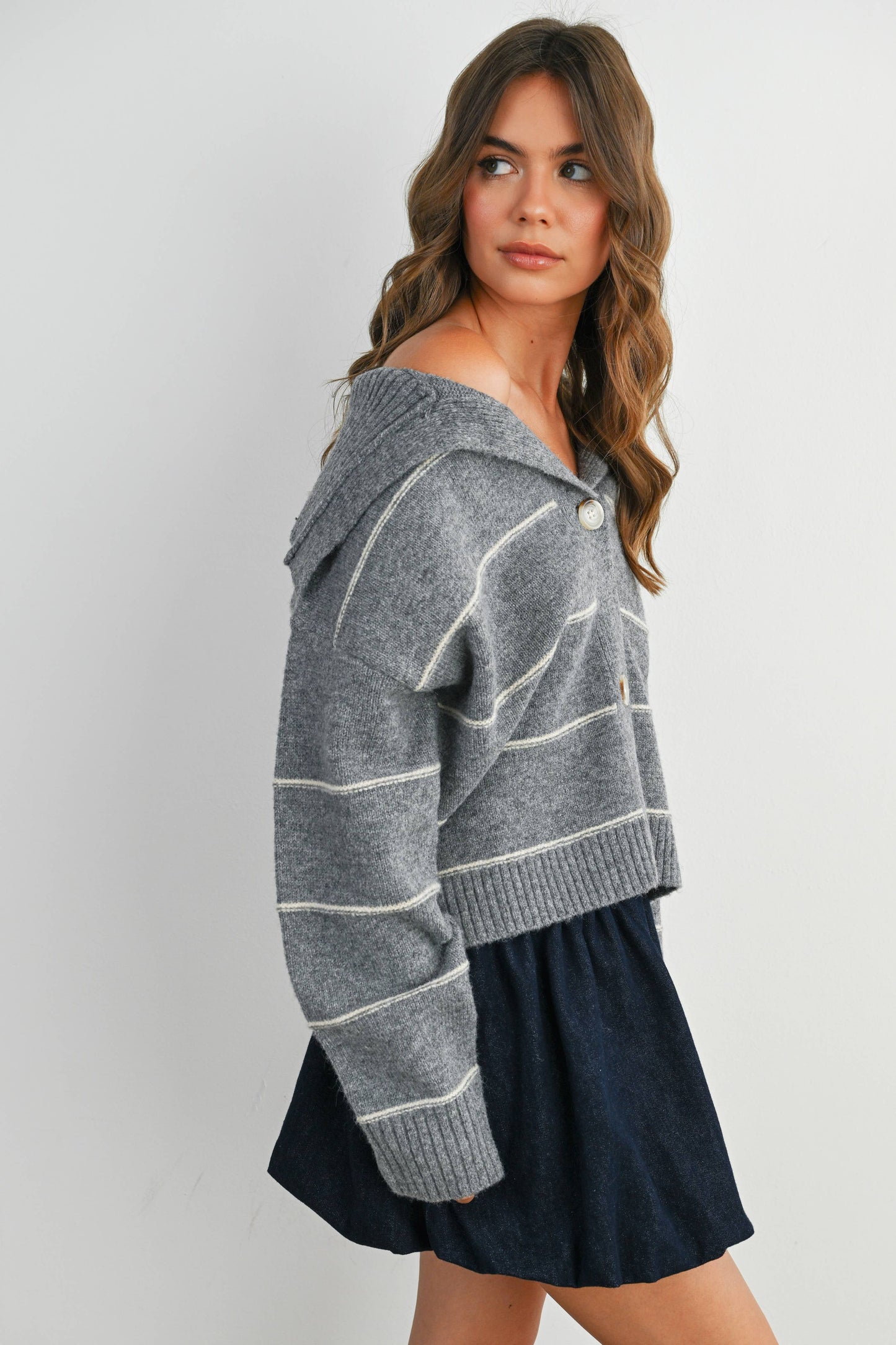 GREY STRIPE BTTN CARDI