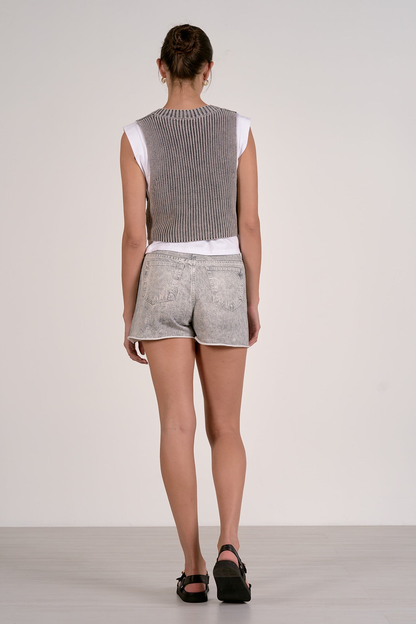 2 LAYER GRAY VST/TEE