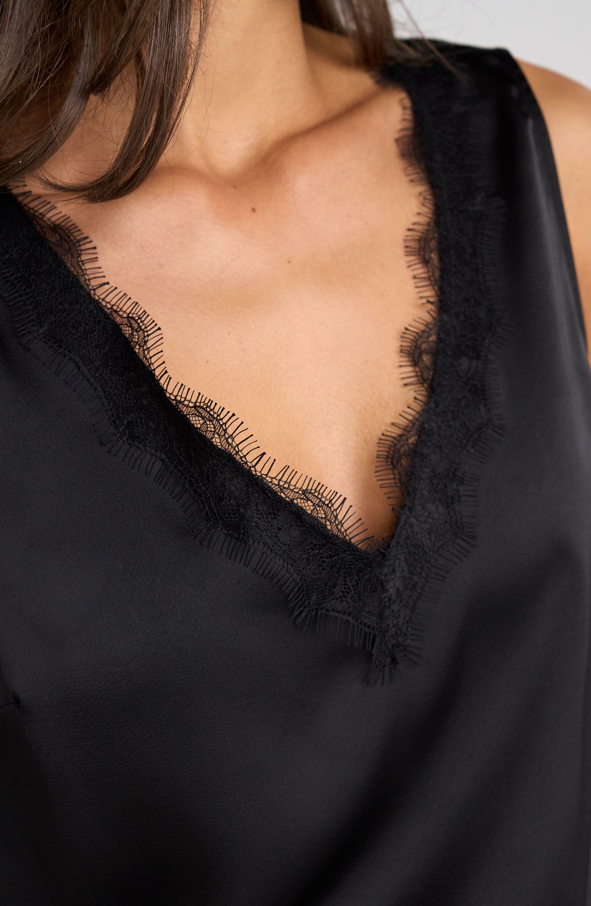BLACK LACE TANK