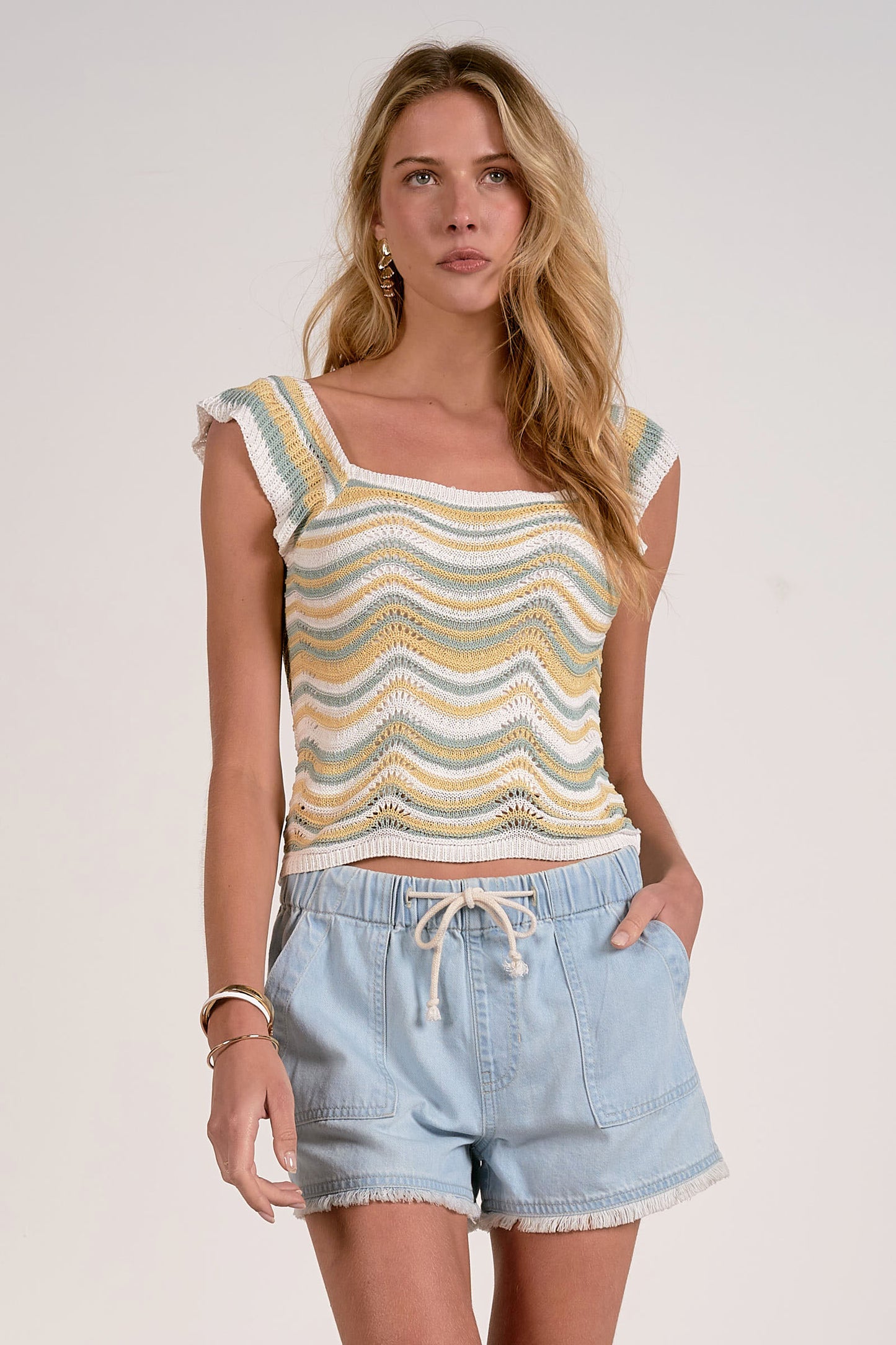 WAVY RUFFLE TANK